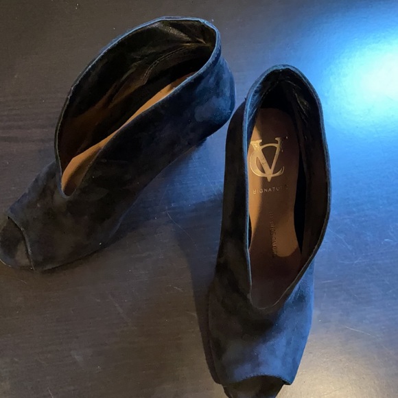 VC signature by Vince Camuto bootie - Picture 2 of 5